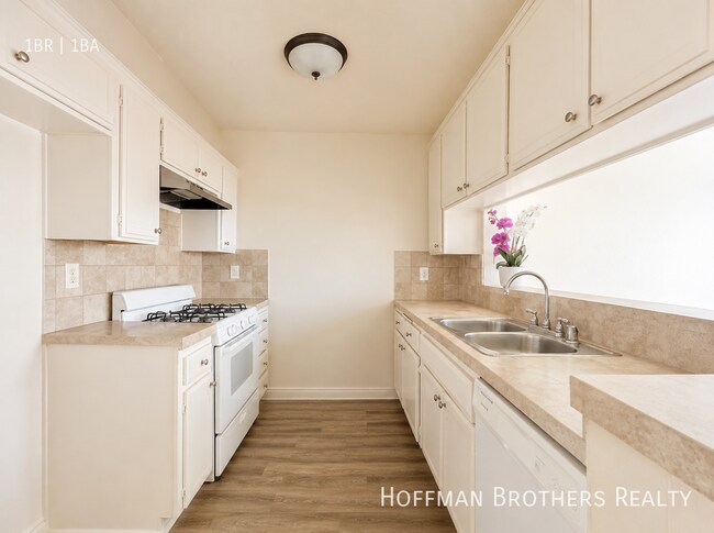 Photo - 9233 Van Nuys Blvd Unit 103