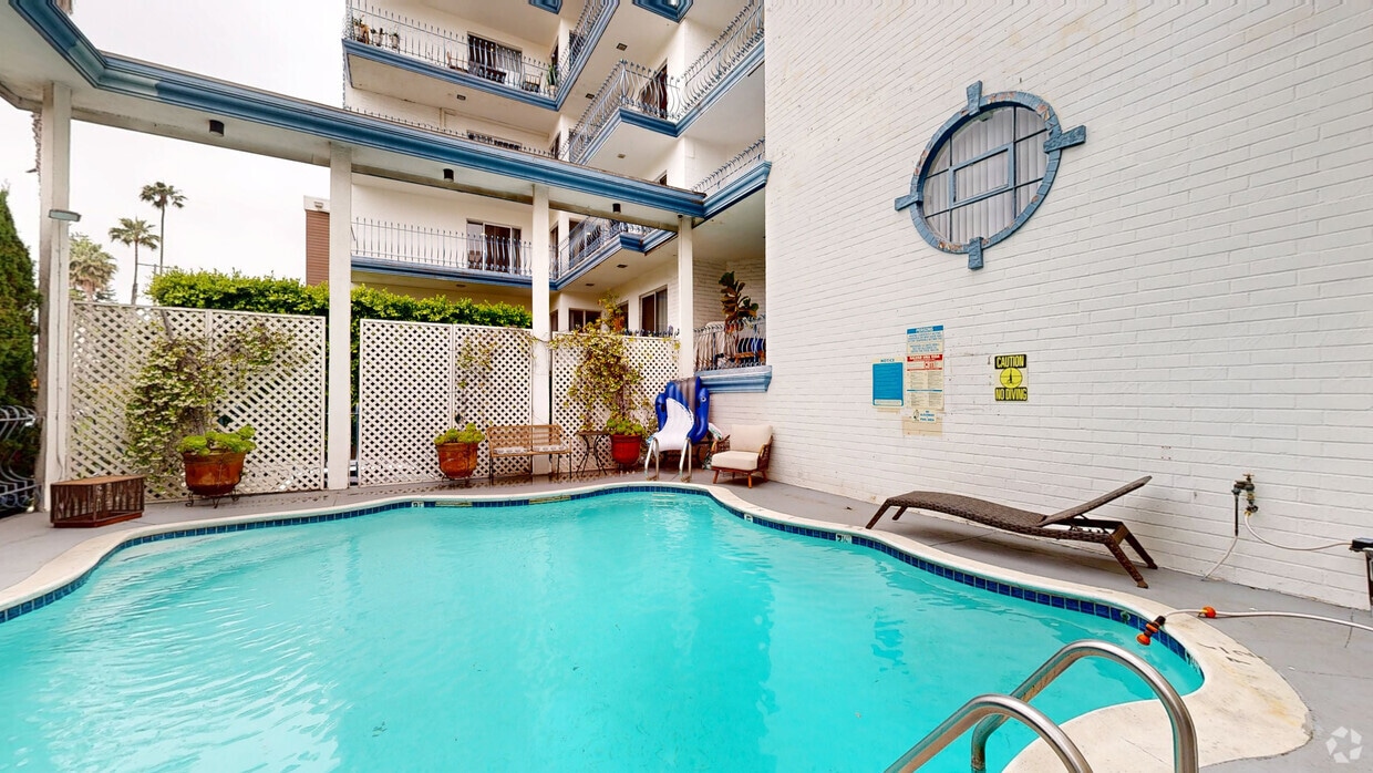 3D Tour - 11645 Chenault St & 11625 Montana Ave.