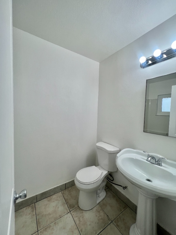 Photo - 1134 N East St Unit F