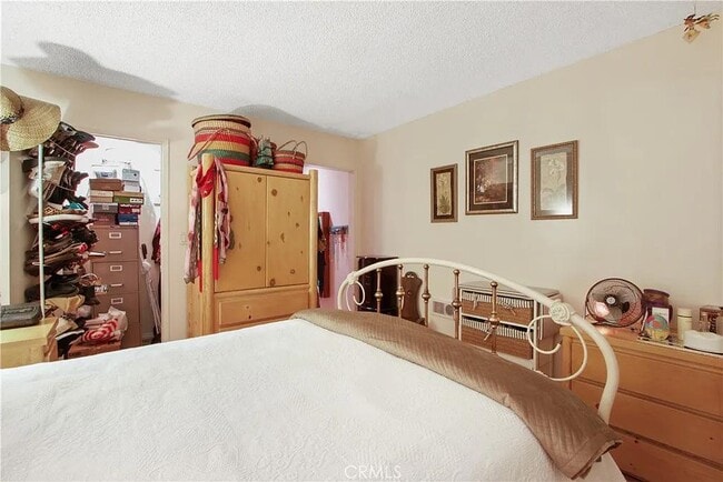 Photo - 1000 W MacArthur Blvd