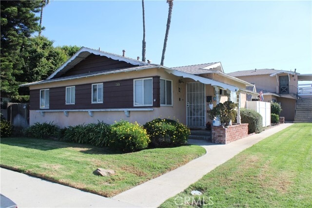 Building Photo - 1342 W Valencia Dr
