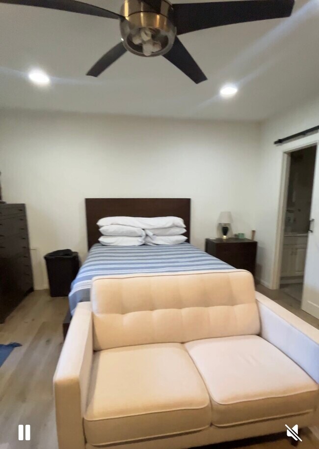 Photo - 16616 Haynes St