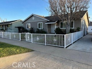 Building Photo - 408 E Jacaranda Ave