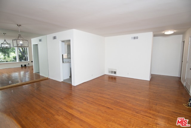 Photo - 957 Terrace 49