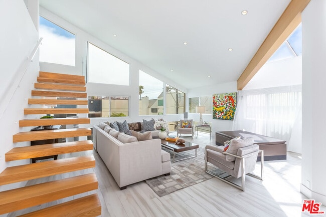 Photo - 18 Union Jack St Unit 302