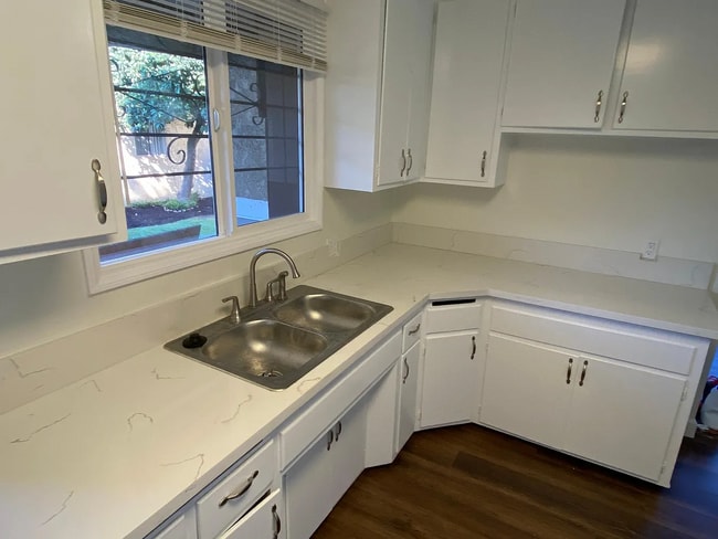 Building Photo - 3106 E 15th St