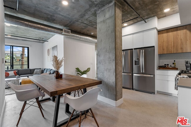 Photo - 3800 Mentone Ave Unit 304