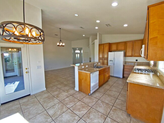 Photo - 45385 Big Canyon St