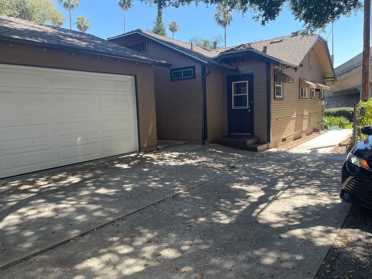 Photo - 930 N Lincoln Ave