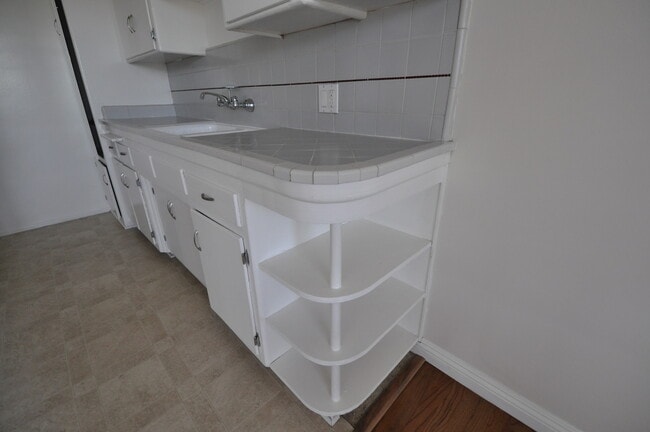 Photo - 10924 Camarillo St Unit 01