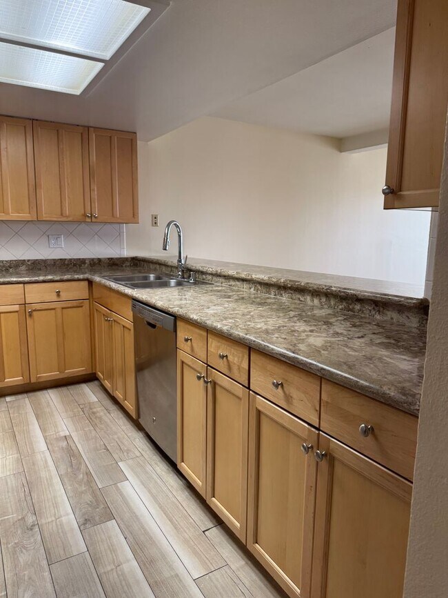Photo - Long Term Unfurnished Condo - Block from Beach