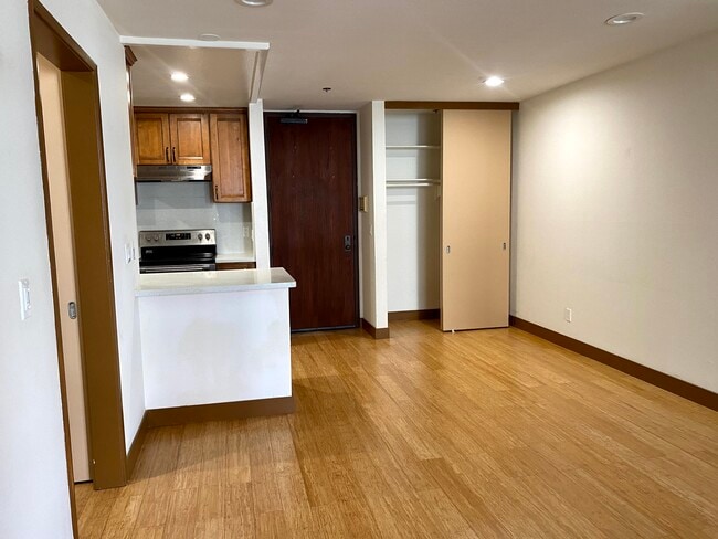 Building Photo - 222 S Central Ave Unit 237