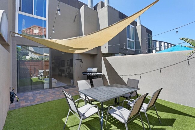 Photo - 3054 Rue Dorleans Rue