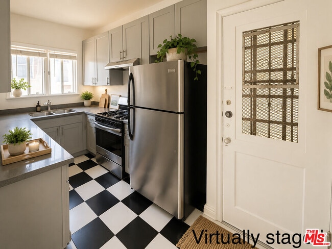 Photo - 127 Catalina St Unit 3