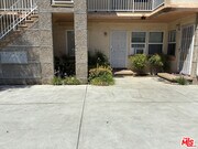Photo - 15943 Victory Blvd