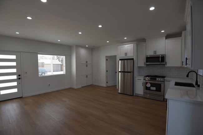 Photo - 5915 Fair Ave Unit 5919.5