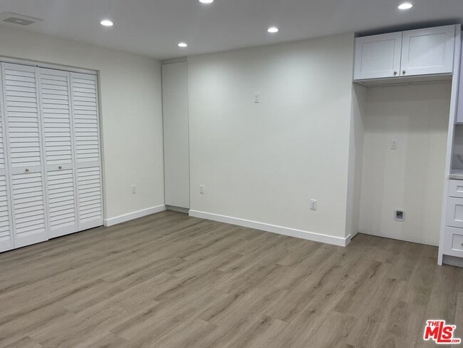 Photo - 20750 Stagg St House