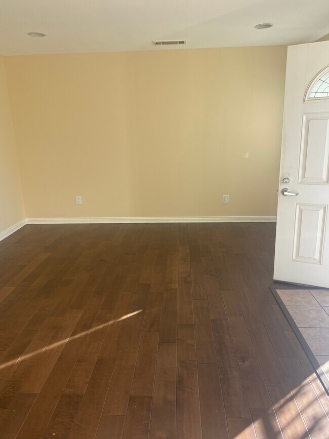 Photo - 10934 Hesby St Unit B
