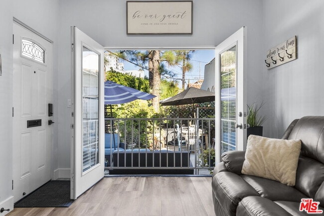 Photo - 120 Driftwood St Unit 1/2