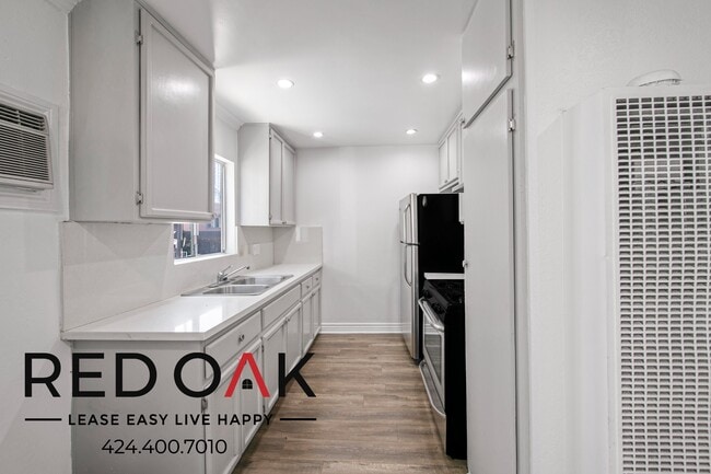 Photo - 6029 Carlton Way Unit 2