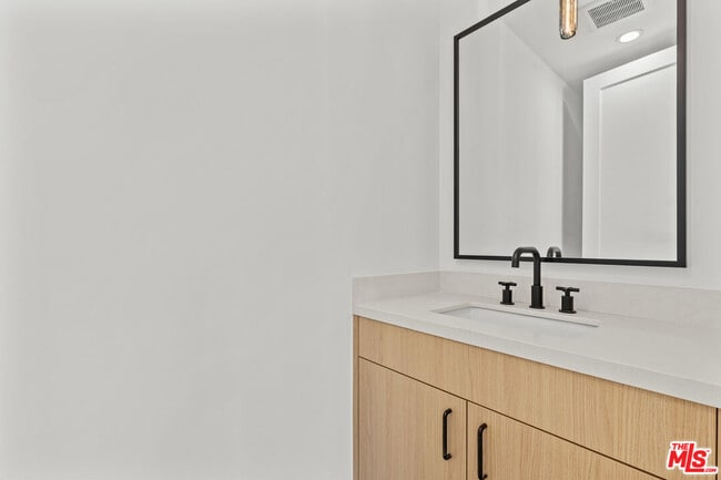 Photo - 5839 Kester Ave Unit 2