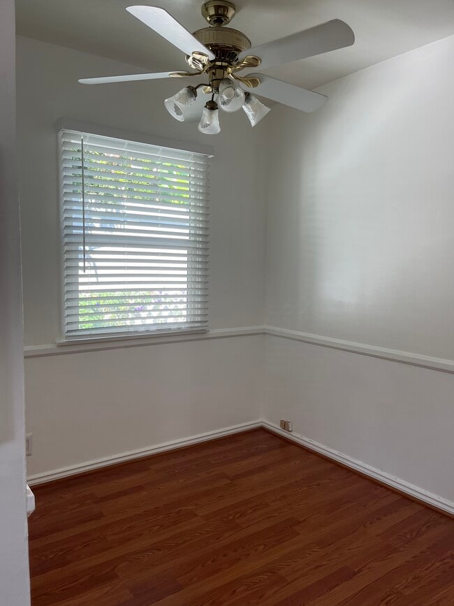 Photo - 511 Broadway St