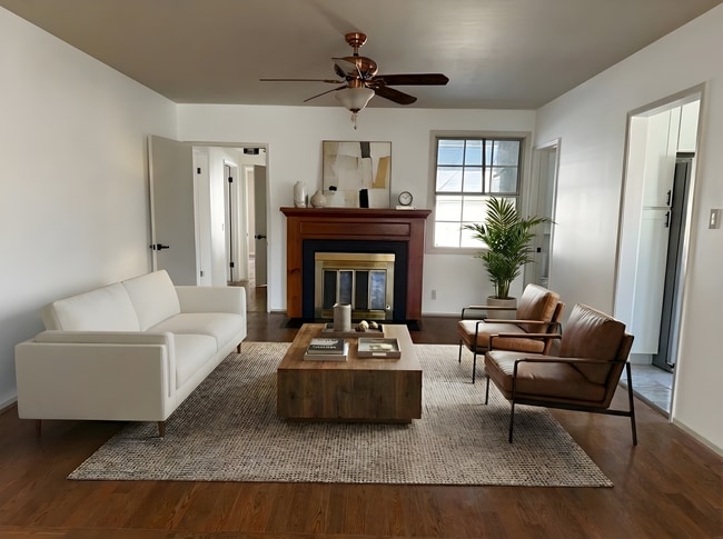 Building Photo - Charming 3Bed 2.5Bath Valley Village