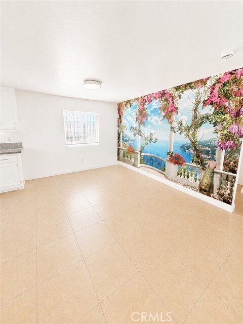 Photo - 327 E Lanzit Ave