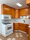 U-shaped kitchen with double sink - 309 Hill St