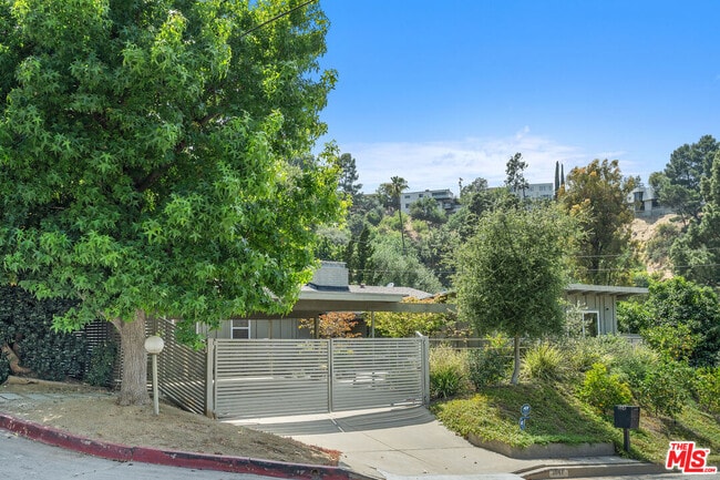Photo - 3641 Woodcliff Rd