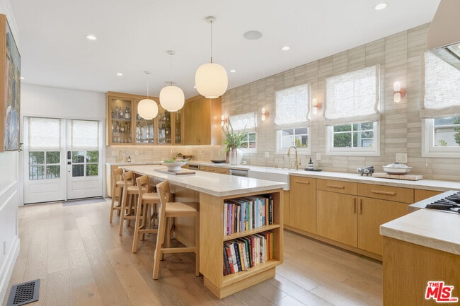 Photo - 1136 Burnside Ave