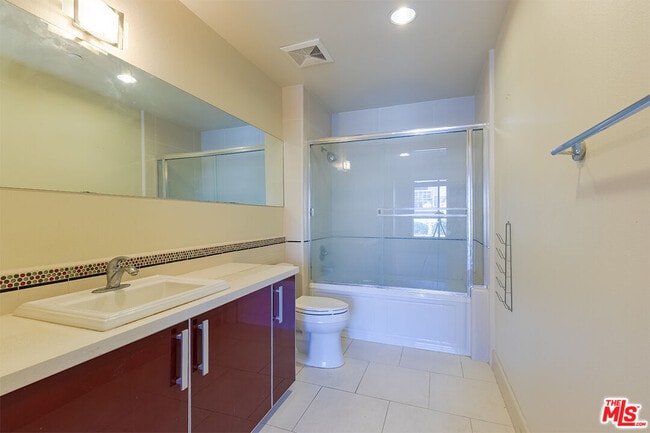 Photo - 848 Irolo St Unit 308