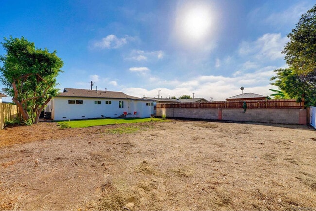 Photo - 5050 Reynolds St