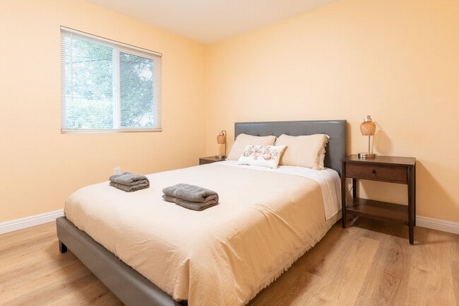 Photo - Contemporary New home in Monrovia