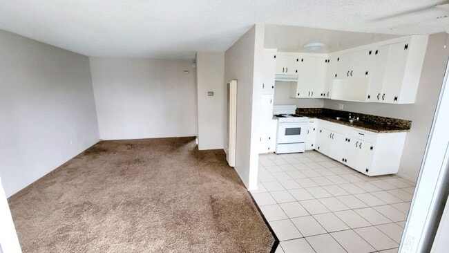 Building Photo - 1210 W Stoneridge Ct