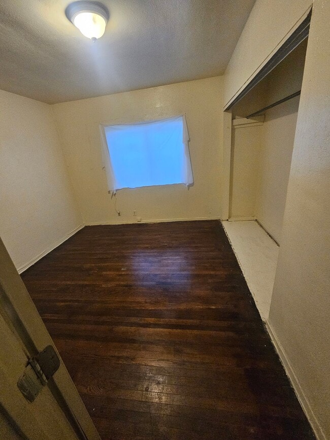 Building Photo - 9726 Zamora Ave