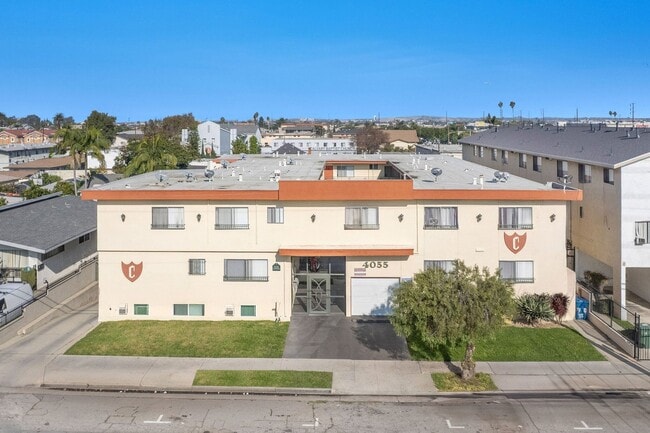 Building Photo - 4055 W 129th St Unit 4055