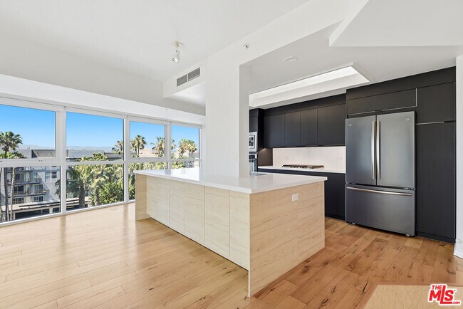 Photo - 13600 Marina Pointe Dr Unit 602