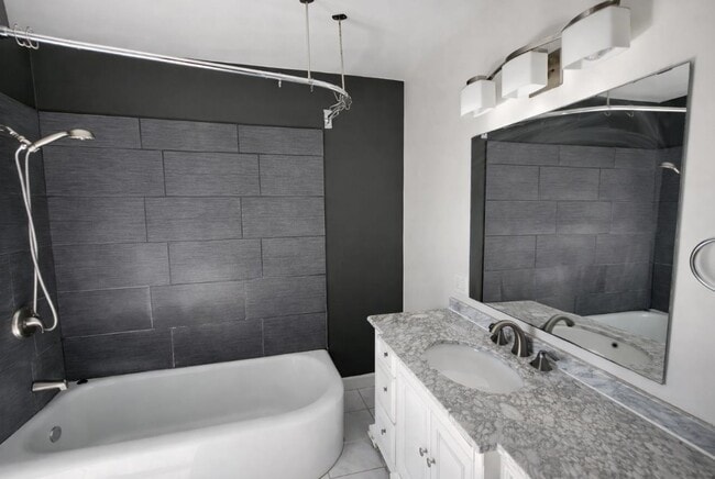 Photo - 1610 W 36th Pl