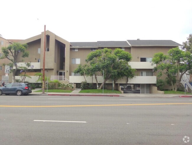 Building Photo - 10770 Palms Blvd Rental