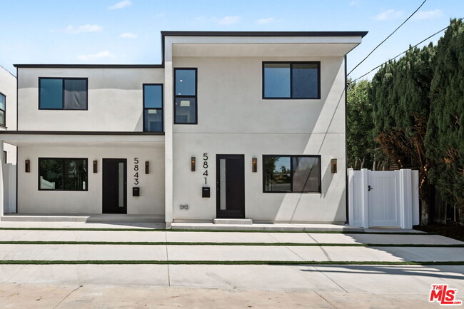 Photo - 5843 Whitworth Dr