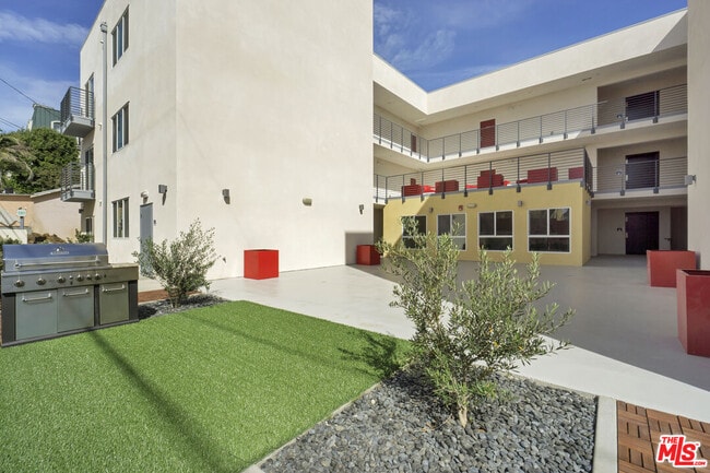 Photo - 6925 Knowlton Pl Unit 302