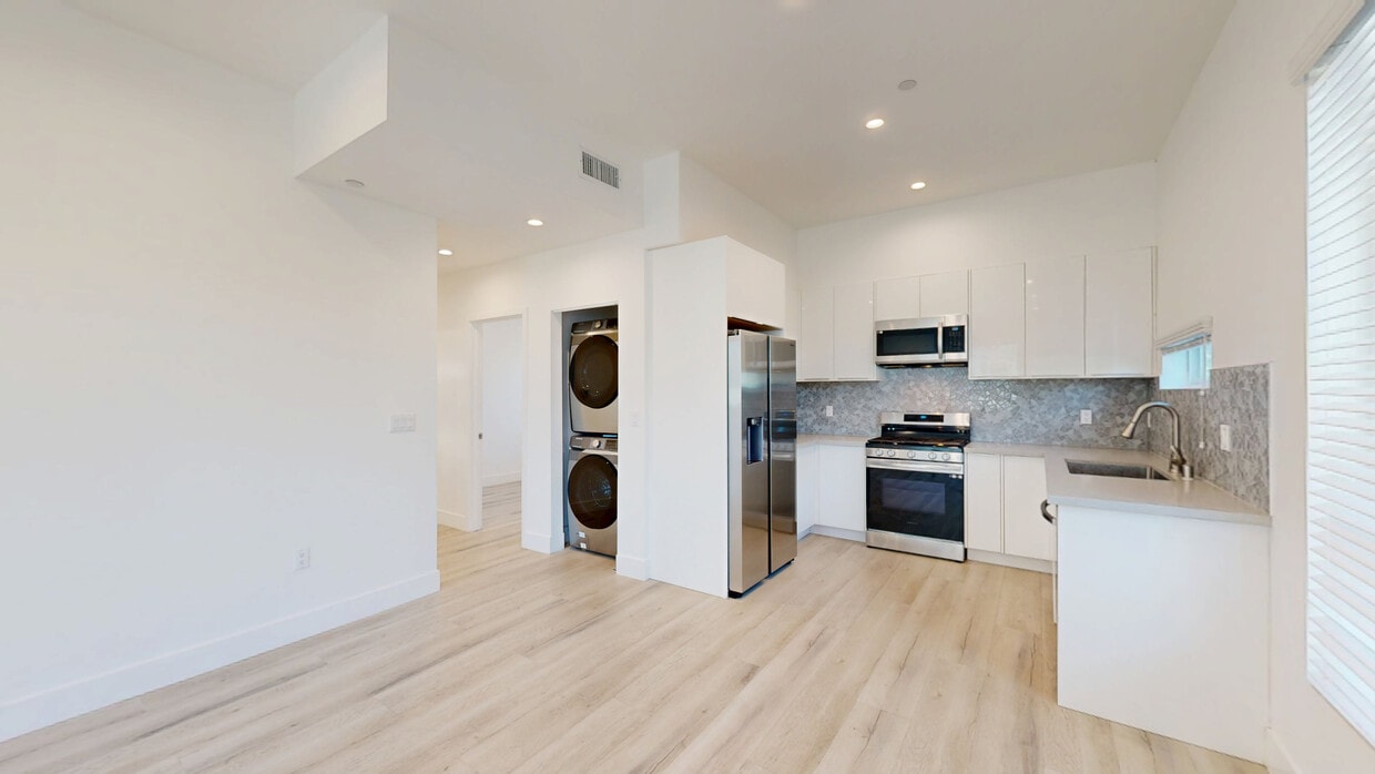 3D Tour - 4550 W 18th St