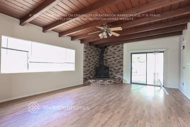 Photo - 1135 Erica St