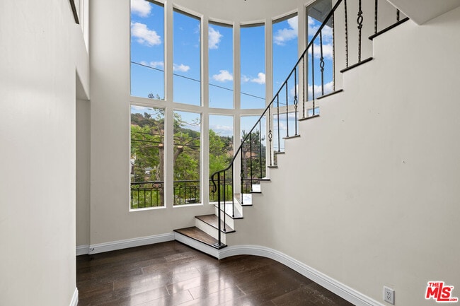 Photo - 1759 N Beverly Dr