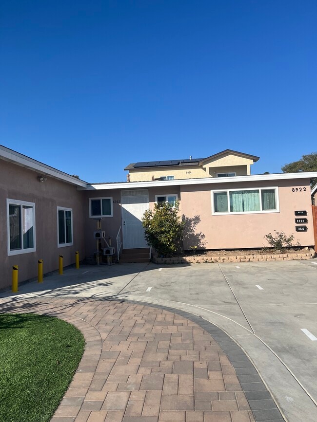 Building Photo - 8922 Heraldry St