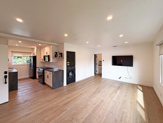 Photo - 1756 Franklin St Unit 3