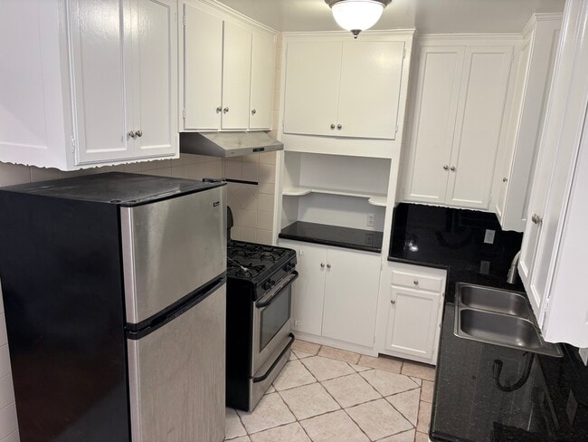 Photo - 1644 S Garth Ave