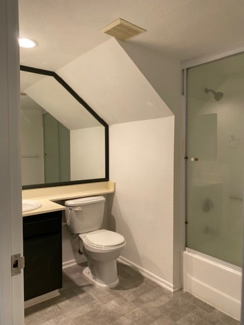 205 bathroom1 - Swan Court Apartments