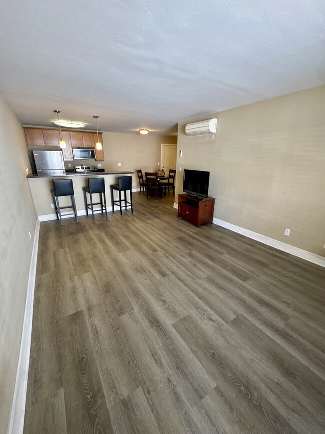 Photo - 10982 Roebling Ave